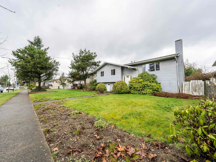 9387 128 Street, Surrey, BC, V3V 5N3