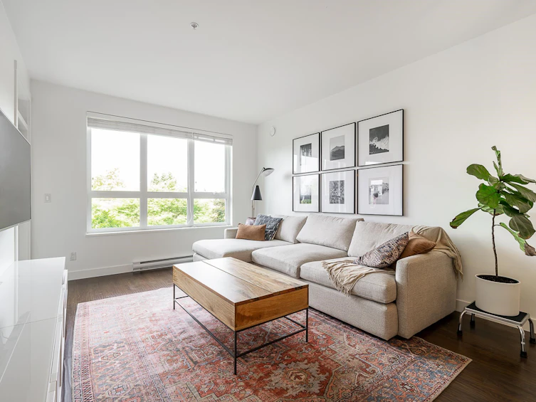 202-15188 29a Avenue, Surrey, BC, V4P 1H1