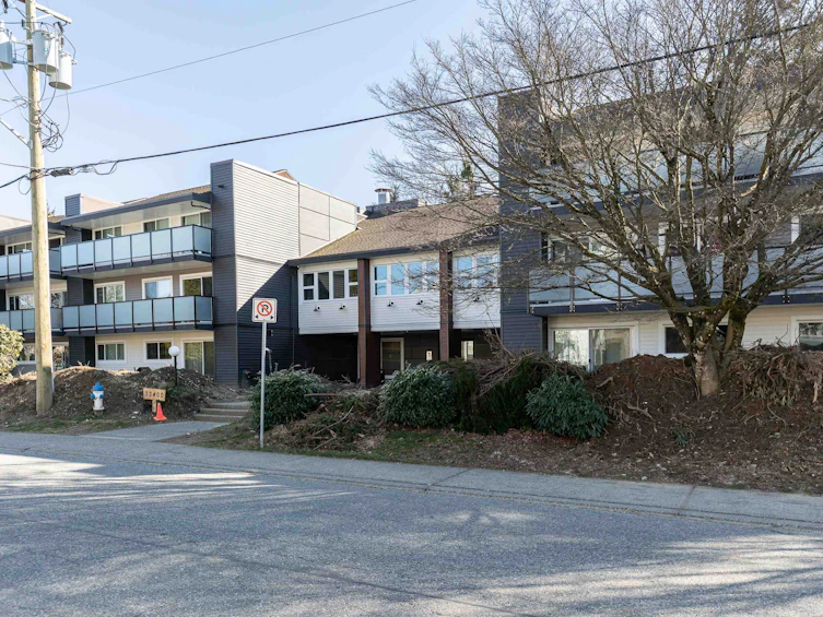 213-33400 Bourquin Place, Abbotsford, BC, V2S 5G3