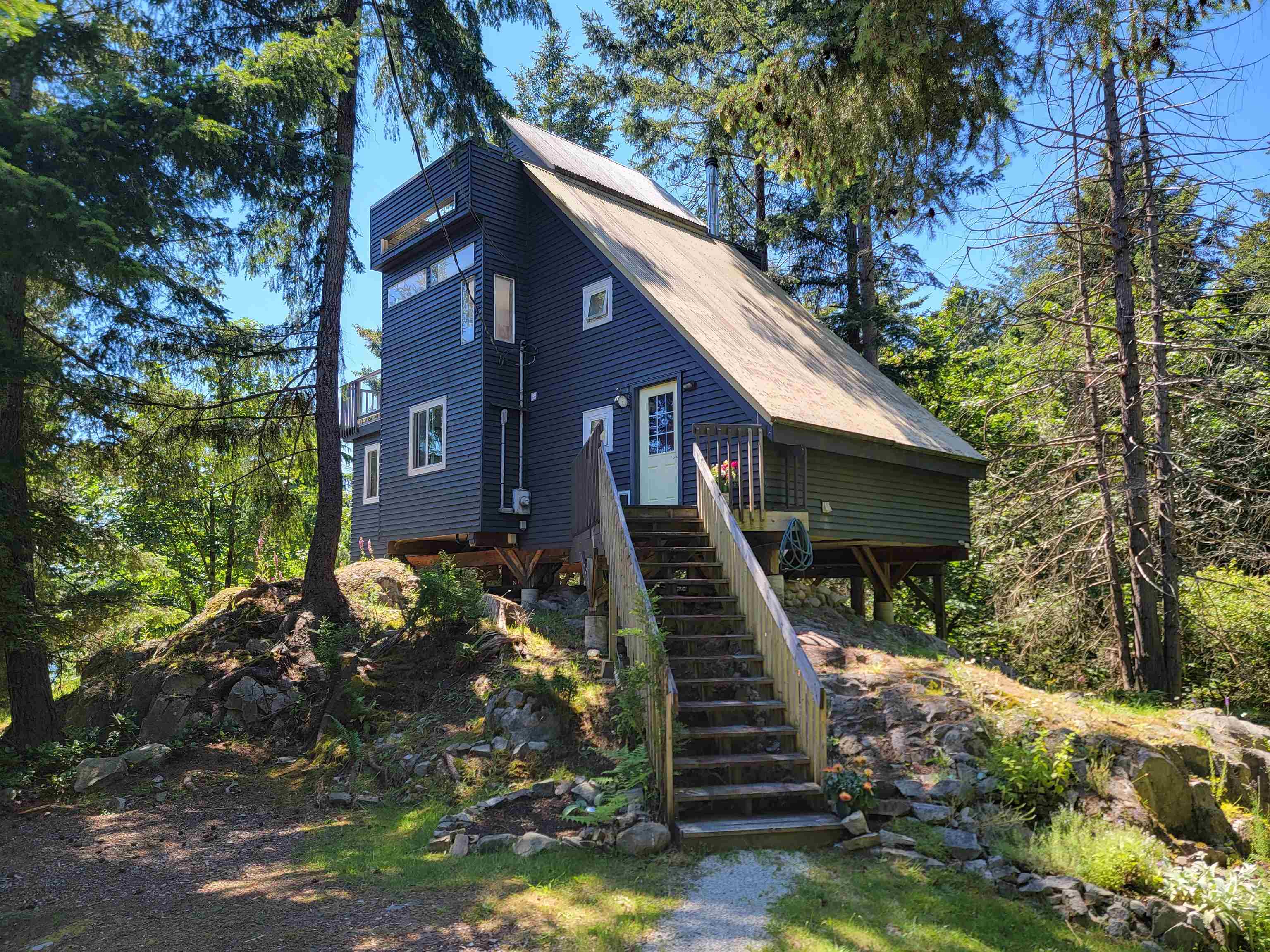 492 Crag's End, Bowen Island, BC, V0N 1G2