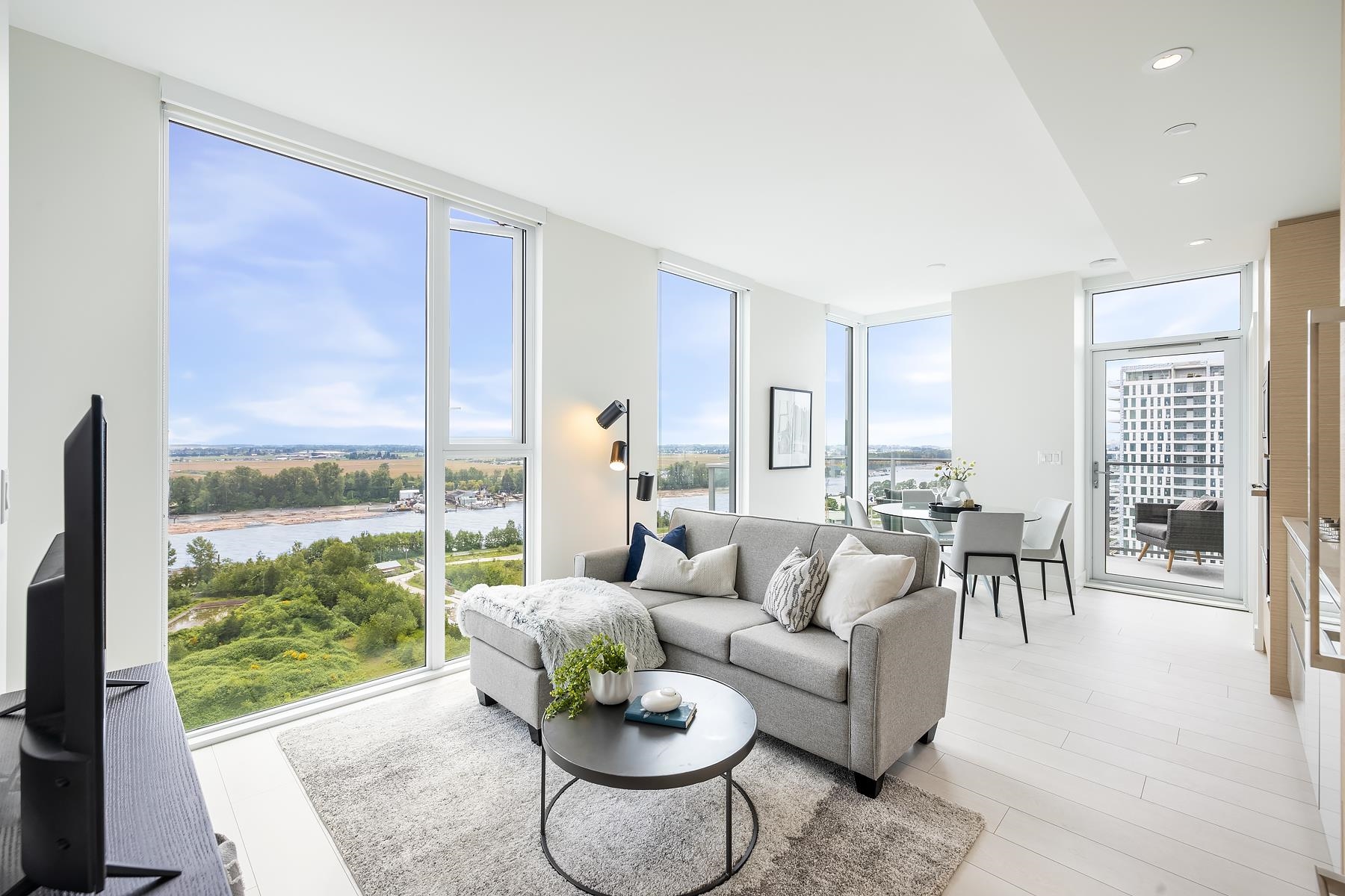 2107-3538 Sawmill Crescent, Vancouver, BC, V5S 0J8