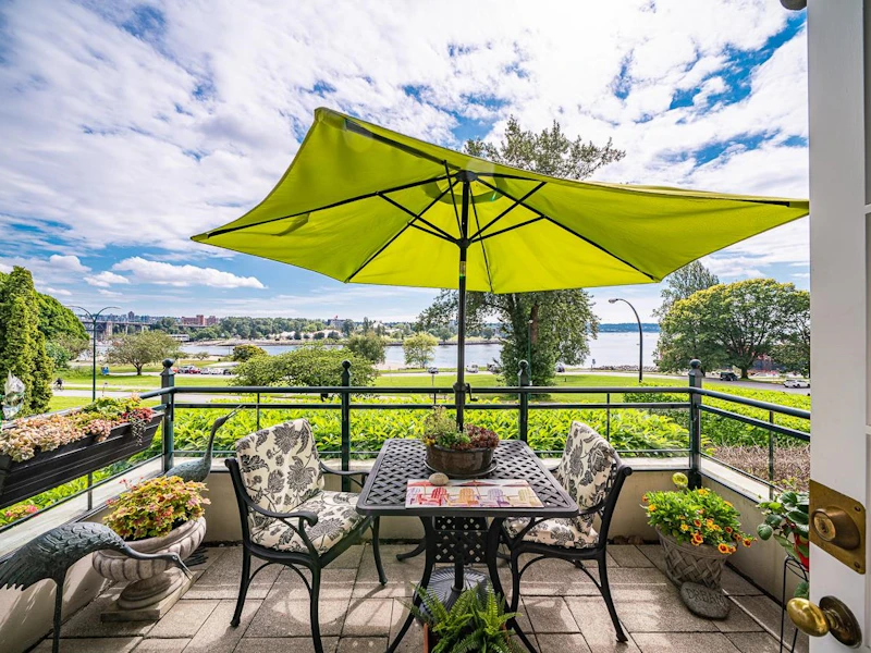 101 - 1311 Beach Avenue, Vancouver BC V6E 1V6