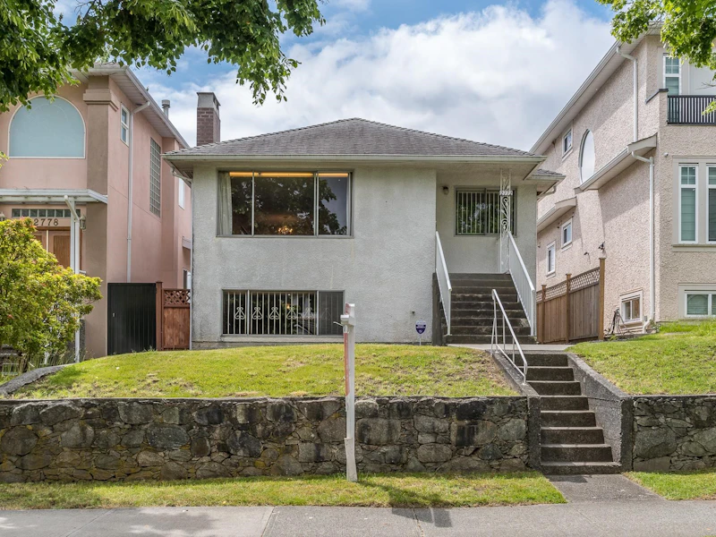 2772 E 45th Avenue, Vancouver BC V5R 3C4