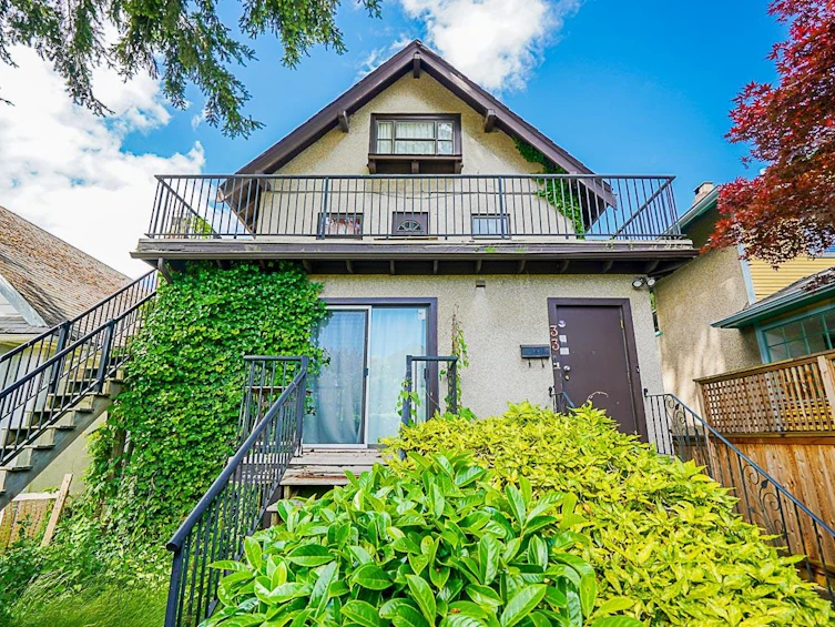 33 W 19th Avenue, Vancouver, BC, V5Y 2B3
