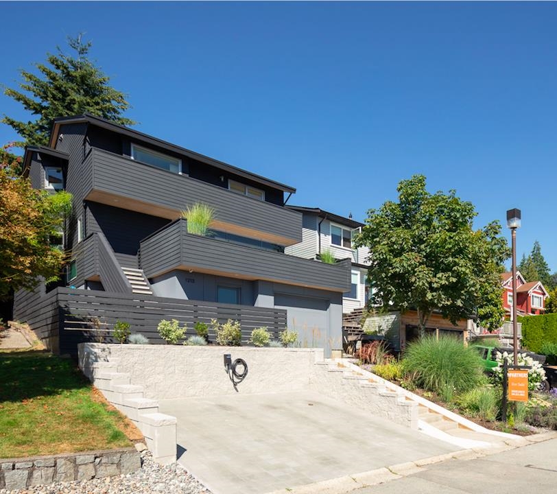 1213 Russell Avenue, North Vancouver, BC, V7G 2L8