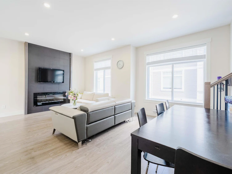 61-11267 133 Street, Surrey, BC, V3R 0E3