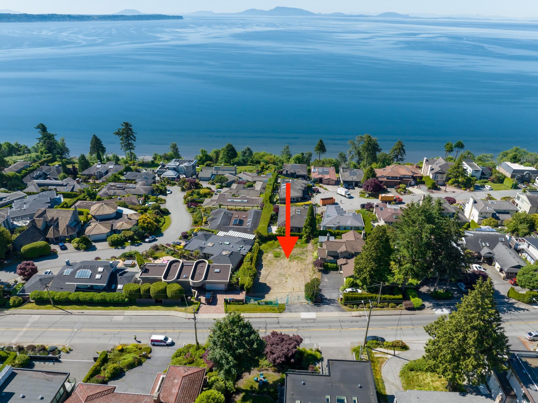 13196 Marine Drive, Surrey, BC, V4A 1E7