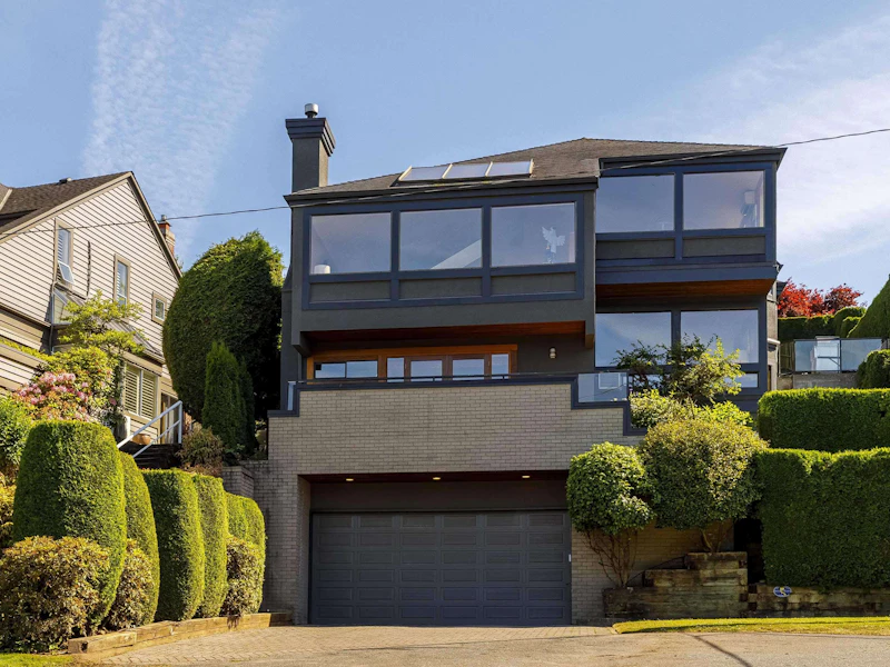 4522 Puget Drive, Vancouver BC V6L 2V8