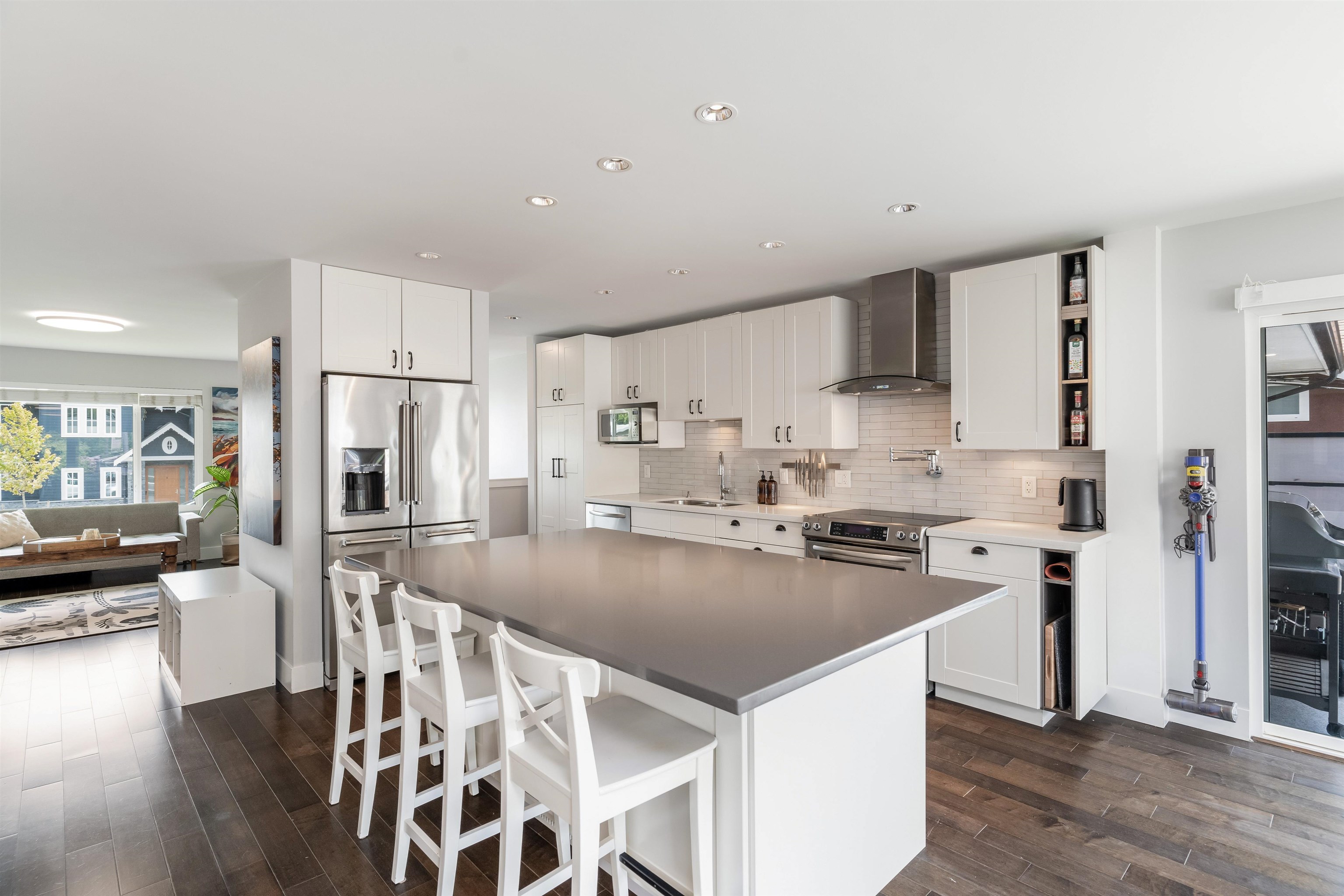 730 E 17th Street, North Vancouver, BC, V7L 2W8