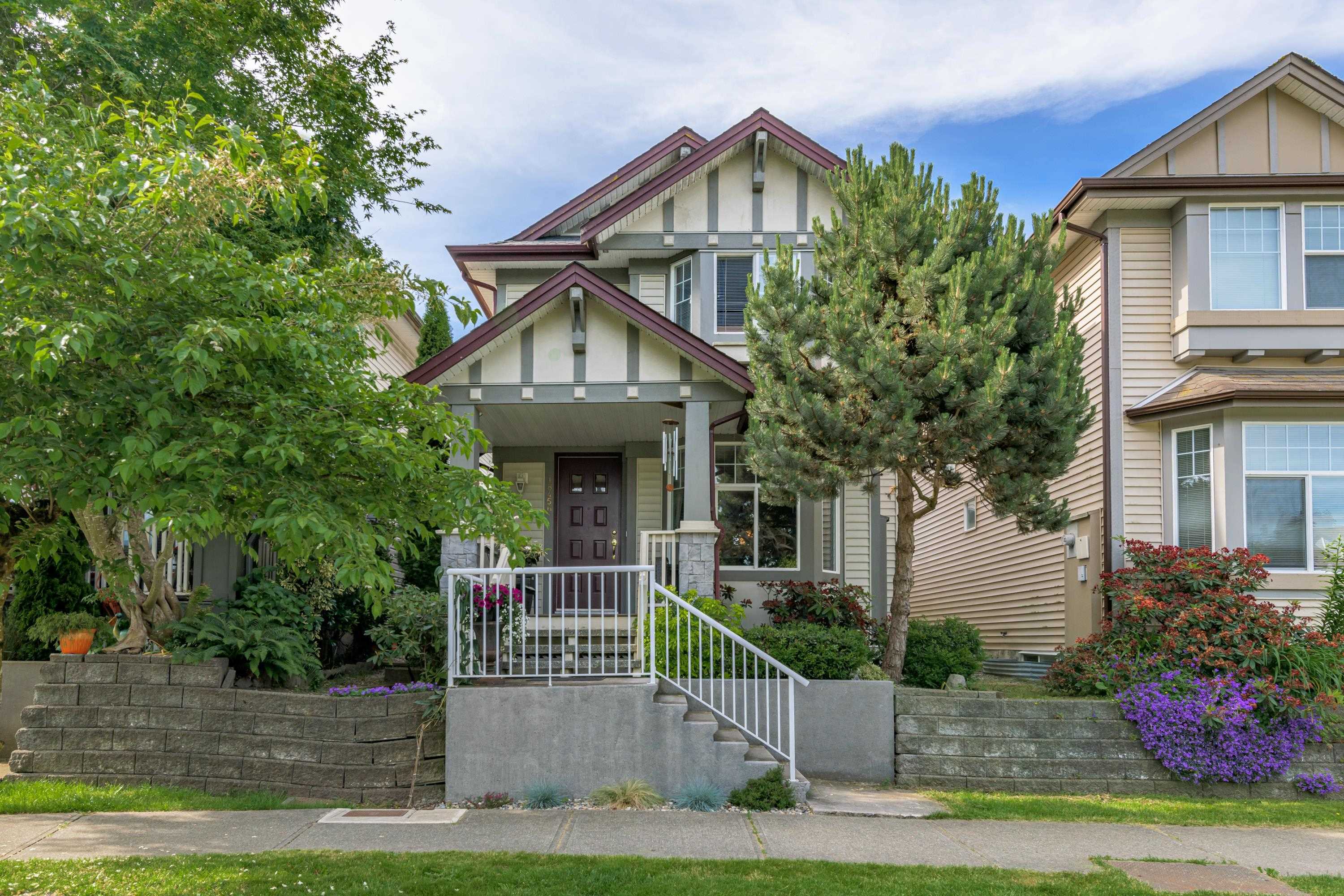 18456 66b Avenue, Surrey, BC, V3S 9A8