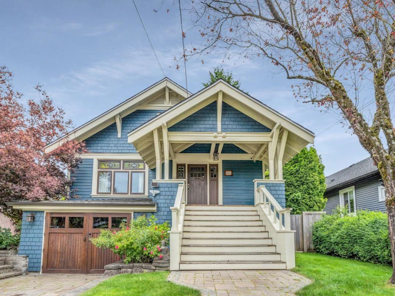 903 Henley Street, New Westminster BC V3M 4B9
