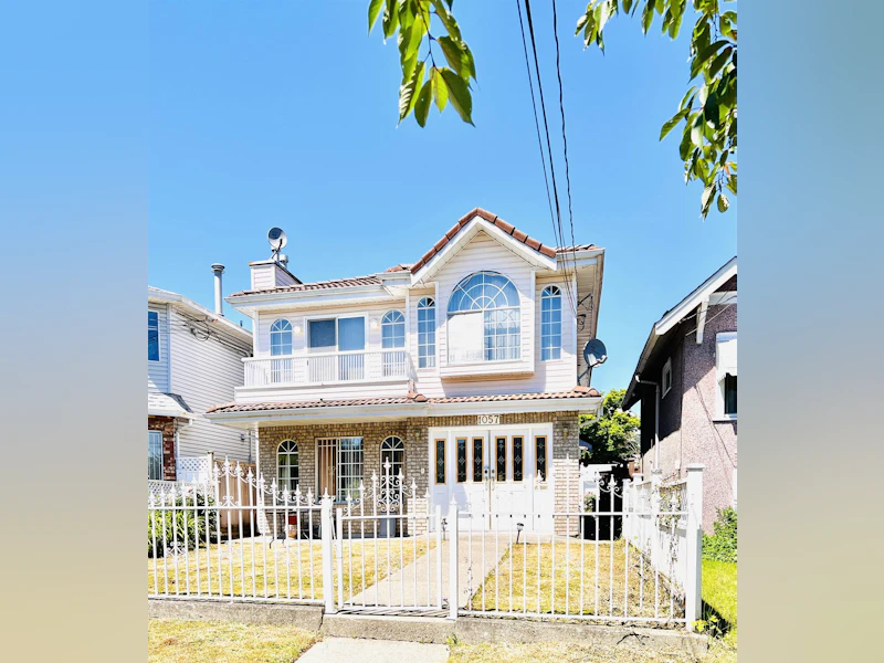 1057 E 14th Avenue, Vancouver BC V5T 2P1