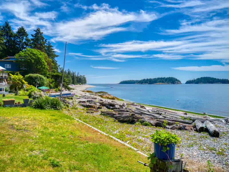 6879 Sunshine Coast Highway, Sechelt BC
