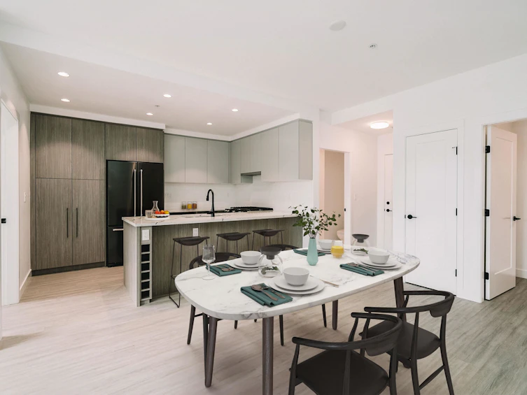 301-2408 Grant Street, Vancouver, BC, V5K 3G4