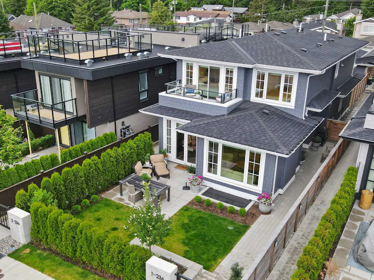 1-236 W 18th Street, North Vancouver, BC, V7M 1W6