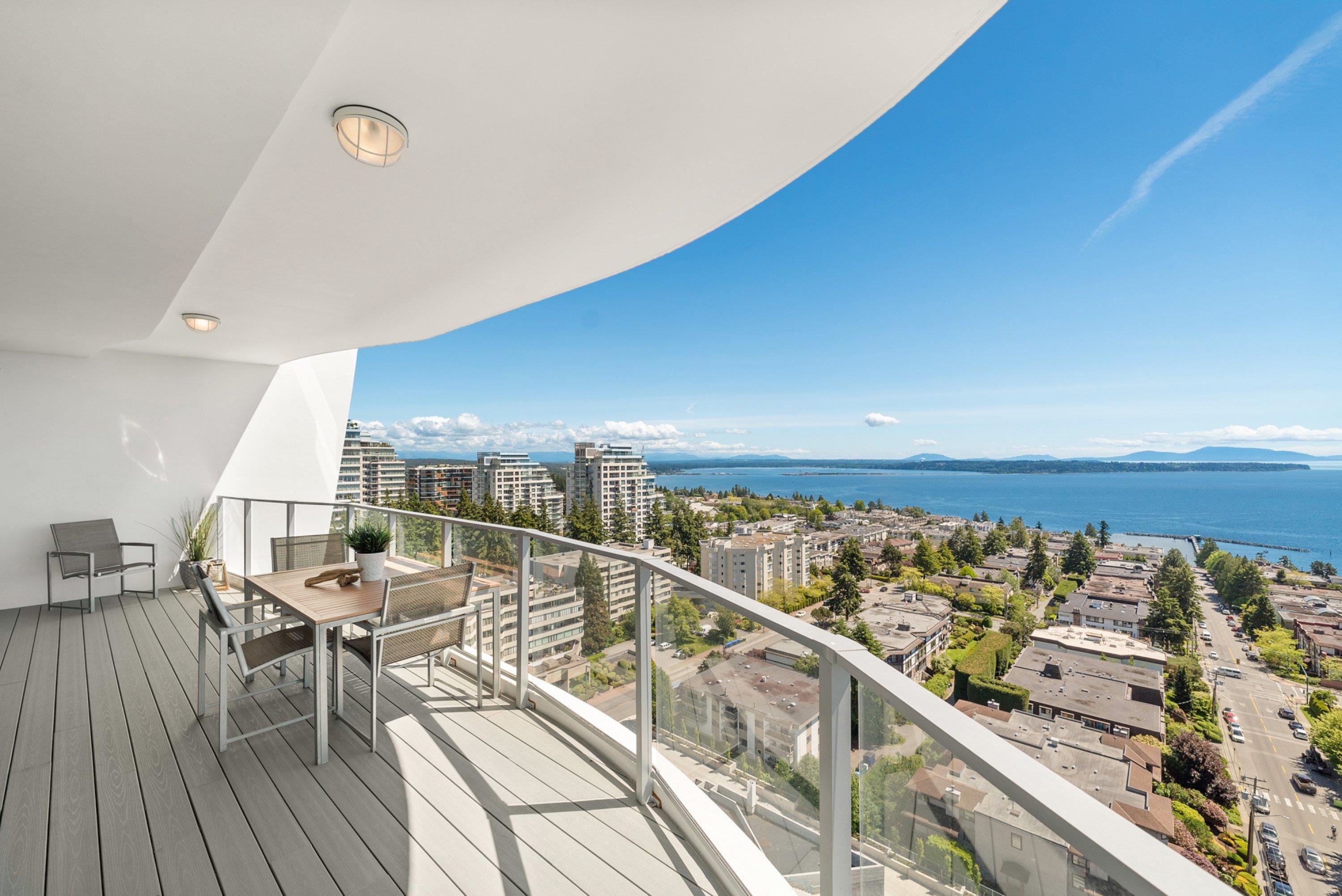 1701-1500 Martin Street, Surrey, BC, V3Z 2L5