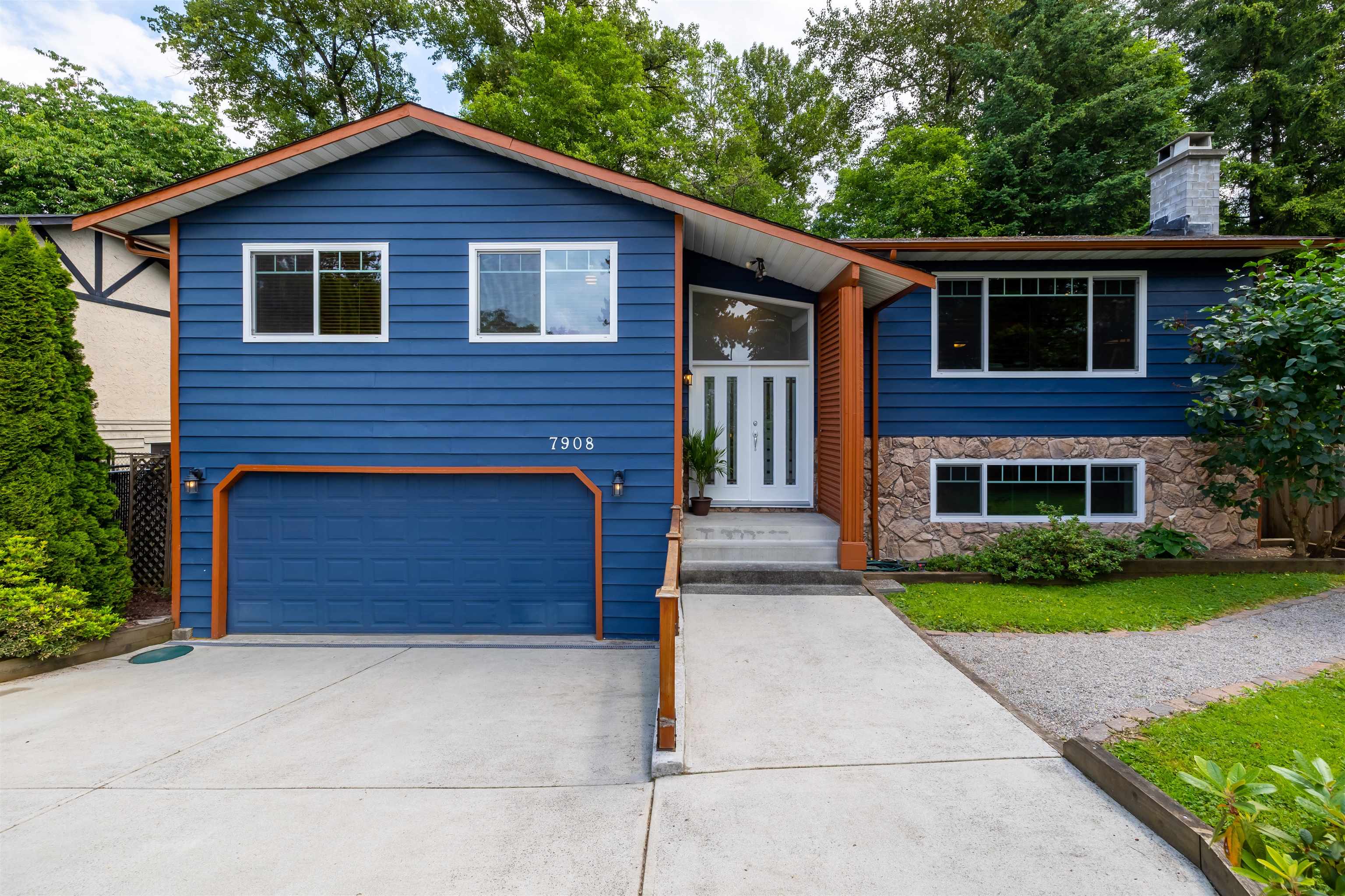 7908 141b Street, Surrey, BC, V3W 5L8