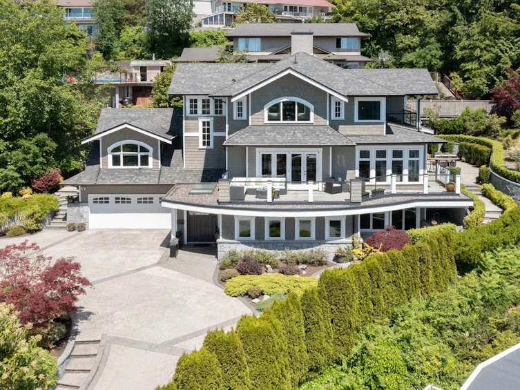 528 Alpine Court, North Vancouver, BC, V7R 2L6