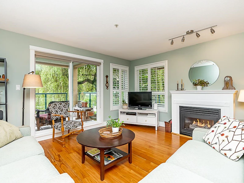 206 - 12 Laguna Court, New Westminster BC V3M 6W4