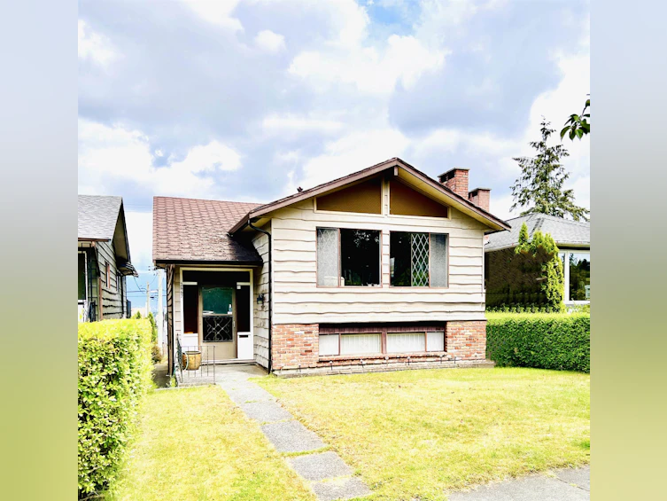 2467 E 28th Avenue, Vancouver, BC, V5R 1R5