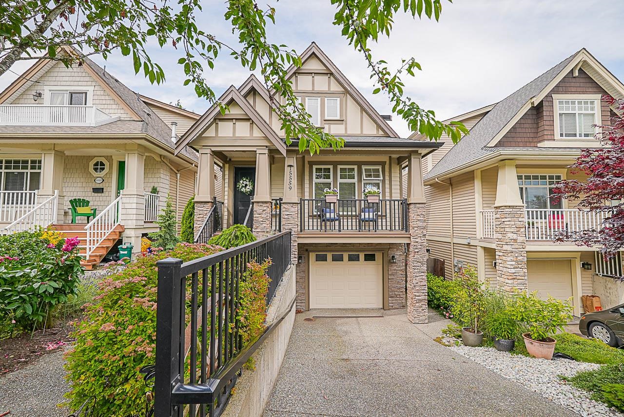 15559 Thrift Avenue, Surrey, BC, V4B 2L8