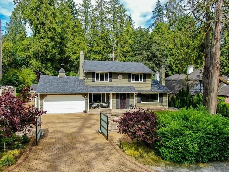 4650 Cherbourg Drive, West Vancouver, BC, V7W 1H9