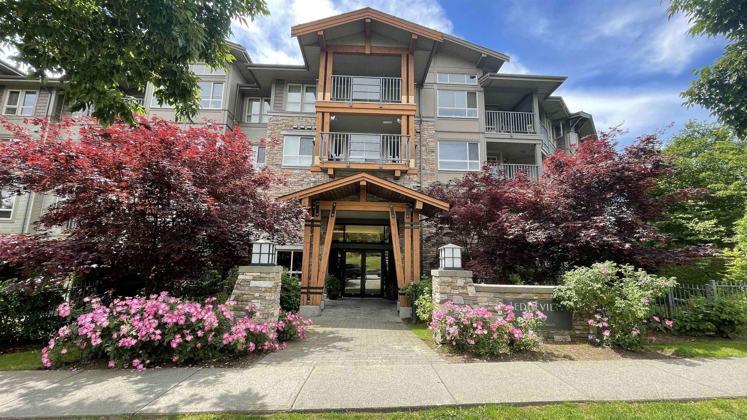 405-3110 Dayanee Springs Boulevard, Coquitlam, BC, V3E 0B4