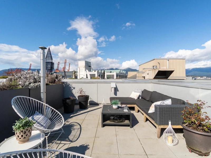 307 - 626 Alexander Street, Vancouver BC V6A 1C9