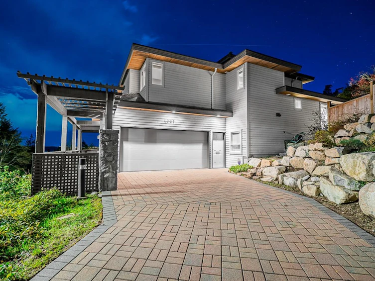 4751 Headland Drive, West Vancouver, BC, V7W 3H6