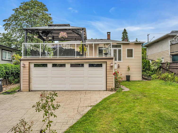561 W Queens Road, North Vancouver, BC, V7N 2K9