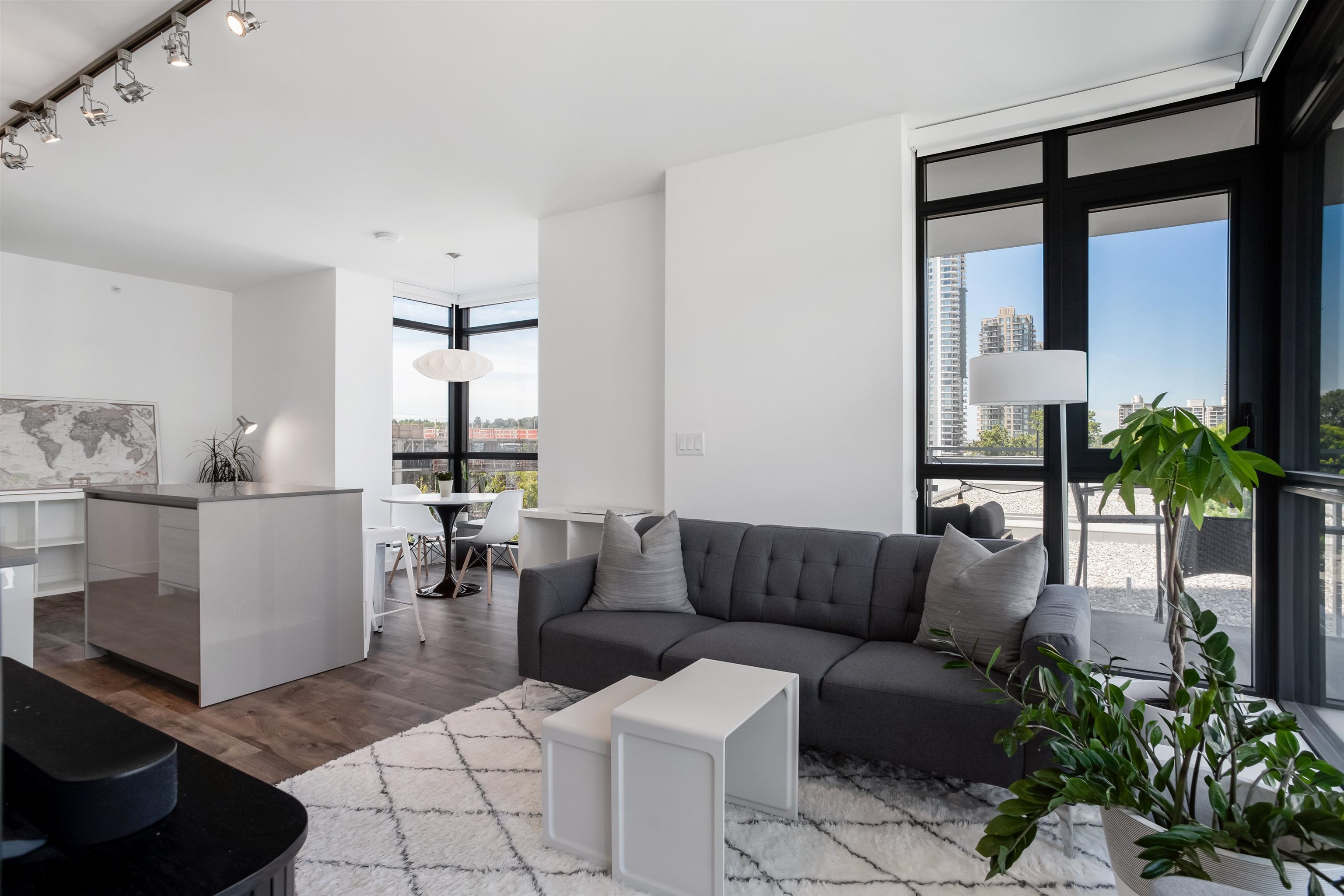 501-4488 Juneau Street, Burnaby, BC, V5C 0M4
