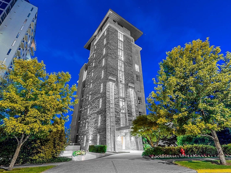 7 - 2142 Argyle Avenue, West Vancouver BC V7V 1A4