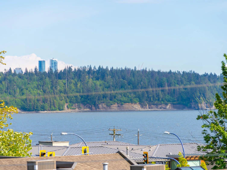 203-2412 Haywood Avenue, West Vancouver, BC, V7V 1Y1