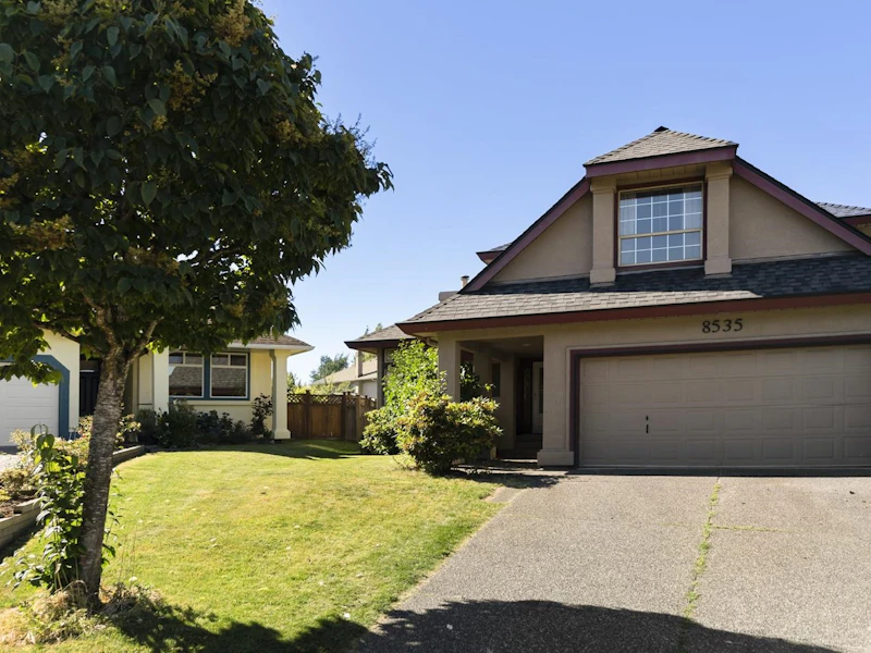 8535 165a Street, Surrey BC V4N 3H2