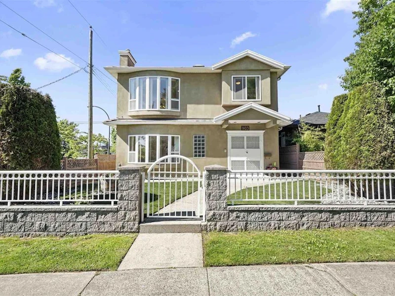 903 E 29th Avenue, Vancouver BC V5V 2S3