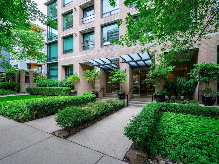 1202-1003 Burnaby Street, Vancouver, BC, V6E 4R7