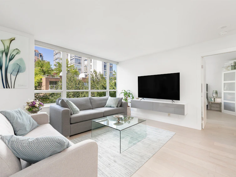 307-1228 Marinaside Crescent, Vancouver, BC, V6Z 2W4