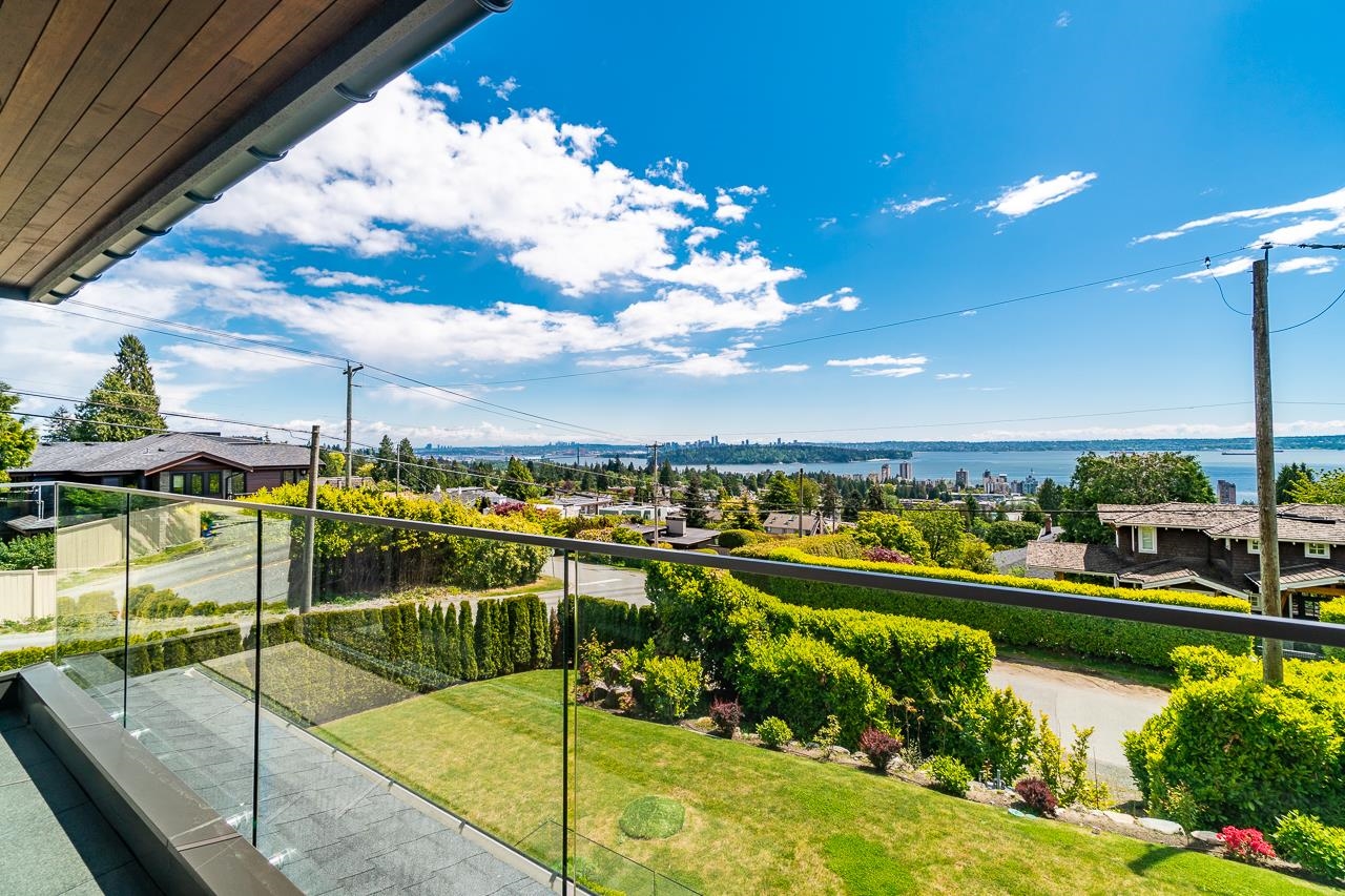 2205 Palmerston Avenue, West Vancouver, BC, V7V 2V9