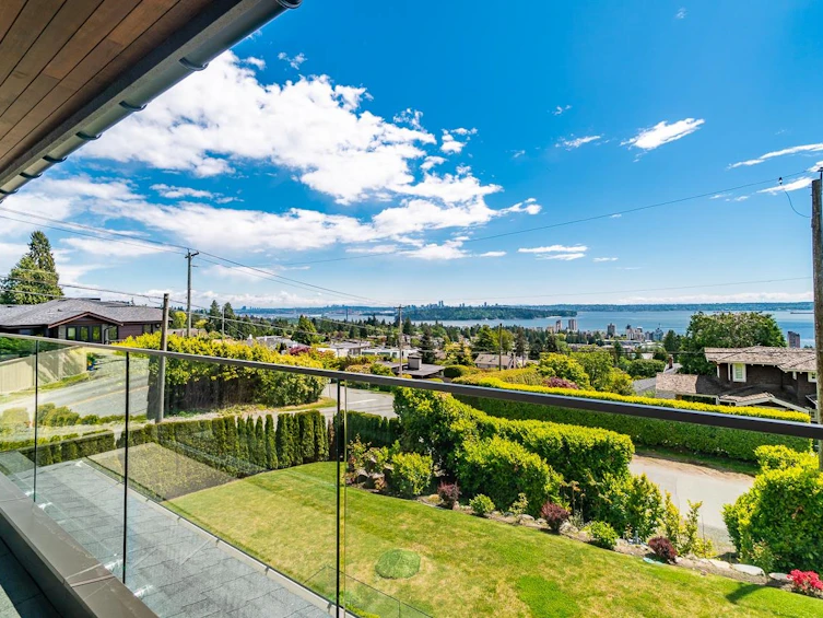 2205 Palmerston Avenue, West Vancouver, BC, V7V 2V9