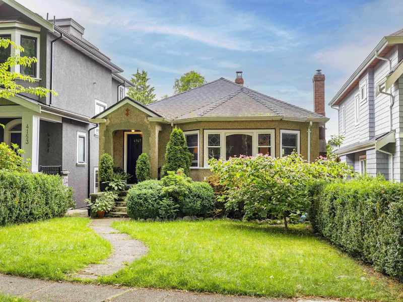 4147 W 13th Avenue, Vancouver BC V6R 2T5