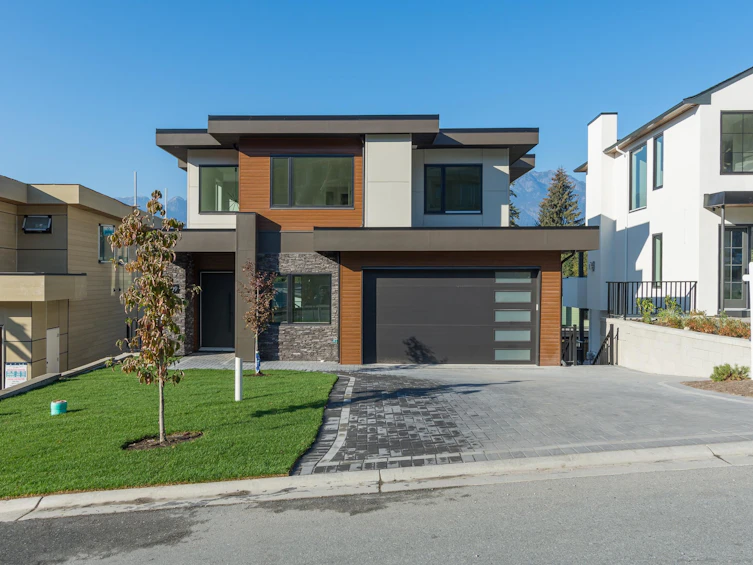 9-3385 Mamquam Road, Squamish, BC, V8B 0E3