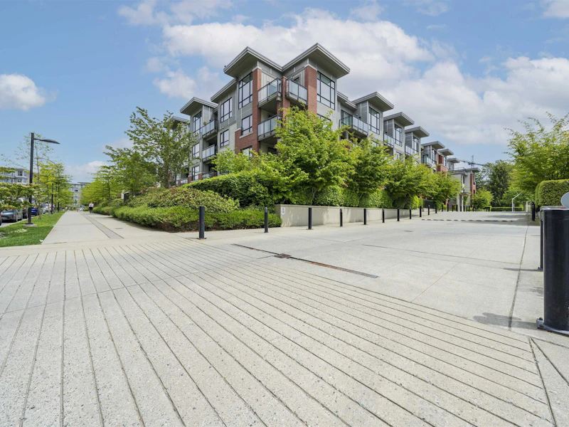 101 - 7088 14th Avenue, Burnaby BC