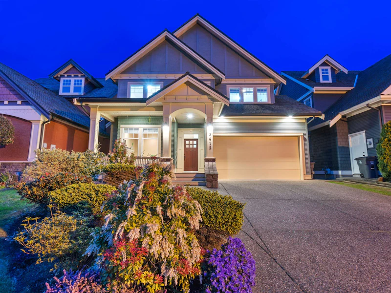 3412 Rosemary Heights Crescent, Surrey BC V3Z 0M4