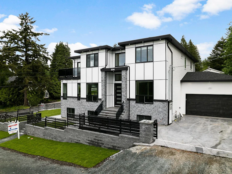 11088 129a Street, Surrey, BC, V3T 3L1