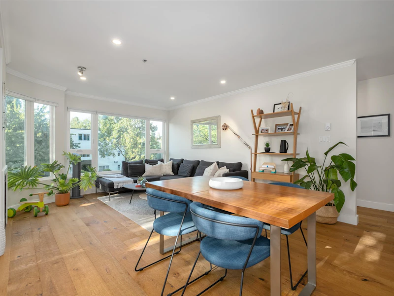 202 - 3218 Ontario Street, Vancouver BC V5V 3E5