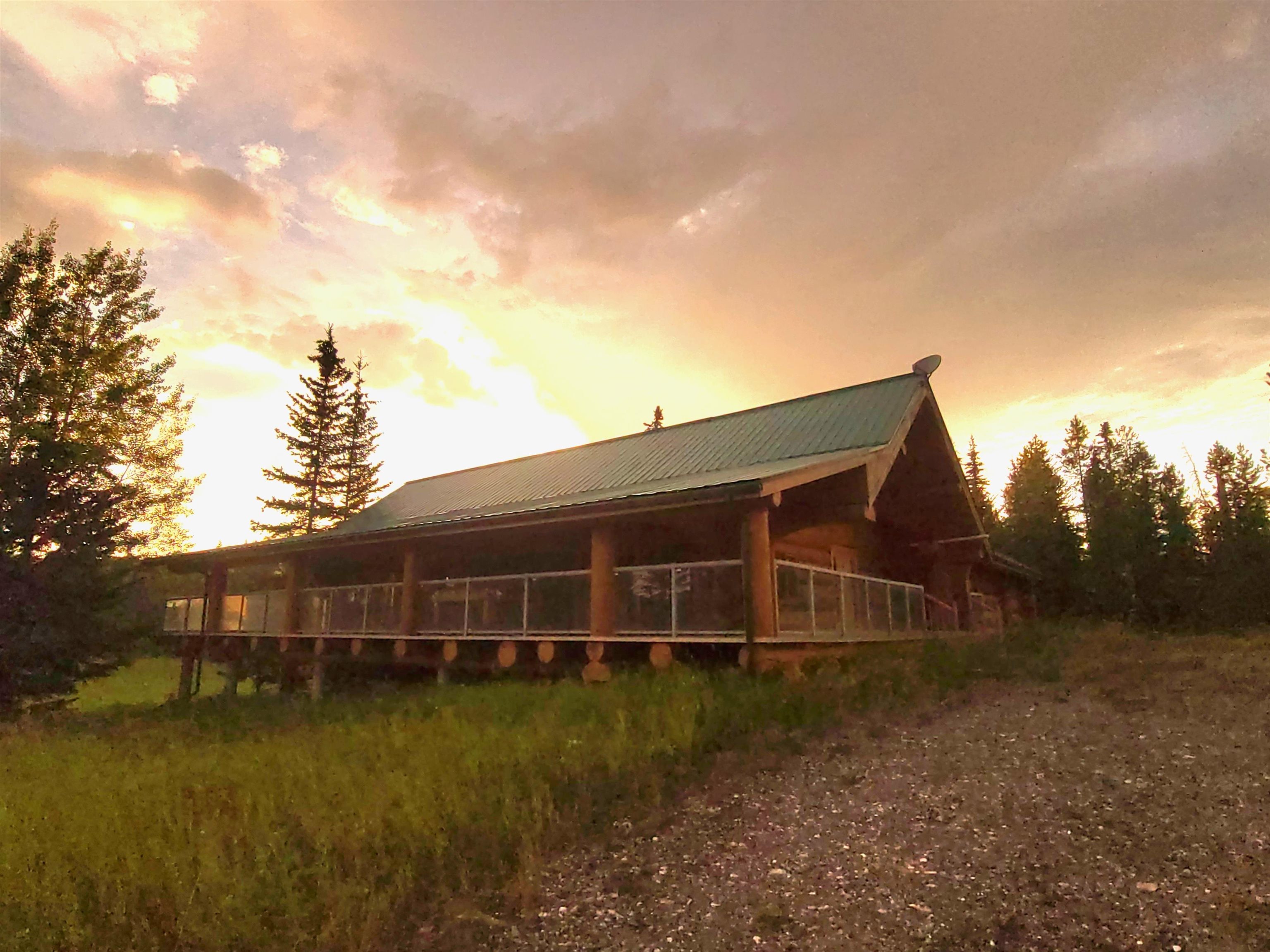 9502 Taylor Avenue, Hudsons Hope, BC, V0C 1V0