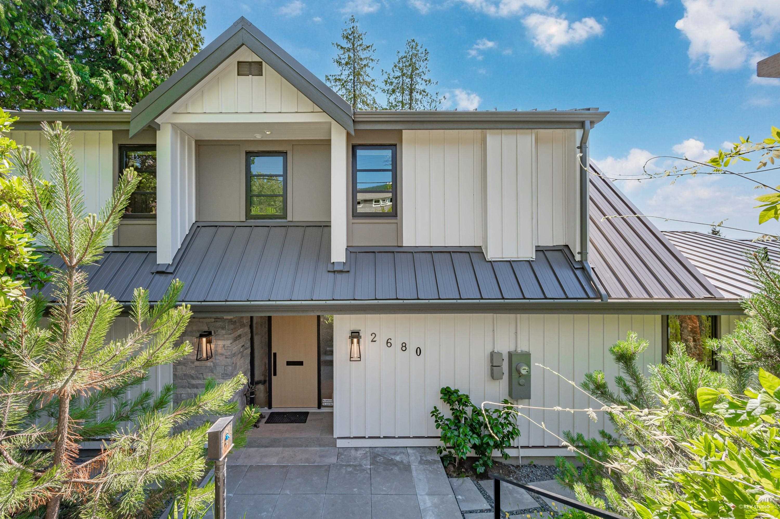 2680 Lawson Avenue, West Vancouver, BC, V7V 2G2