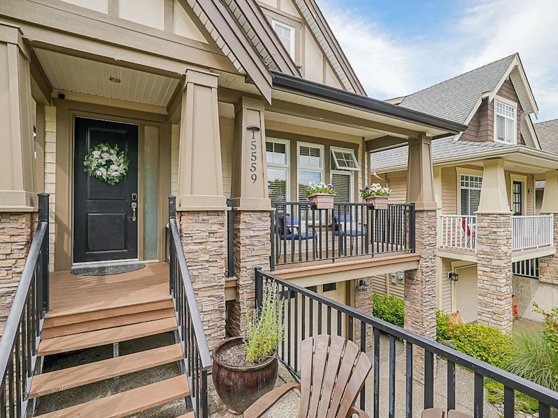 15559 Thrift Avenue, Surrey BC V4B 2L8
