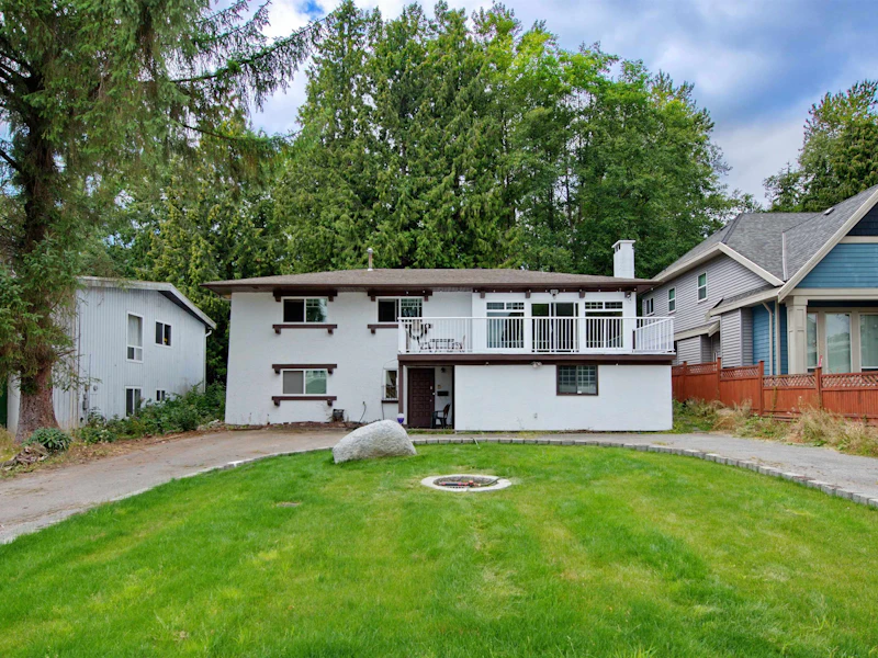 9189 Applehill Crescent, Surrey BC V3V 1T3