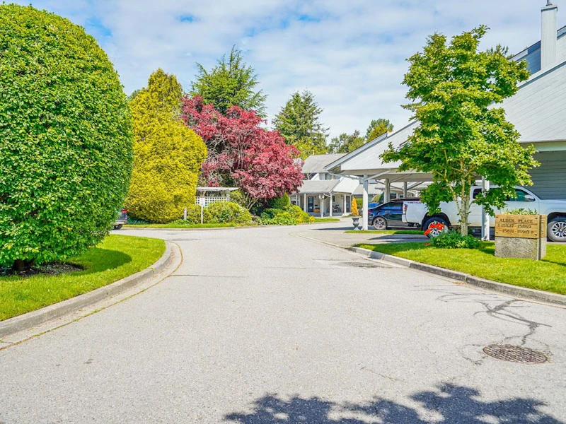 15829 Alder Place, Surrey BC V4A 5J1